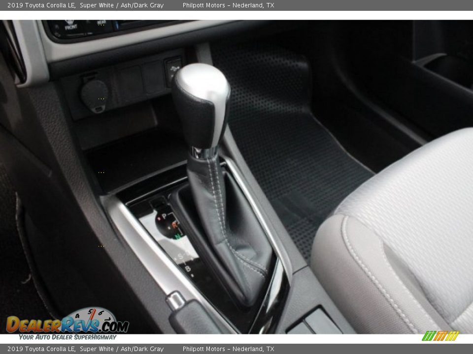 2019 Toyota Corolla LE Super White / Ash/Dark Gray Photo #17