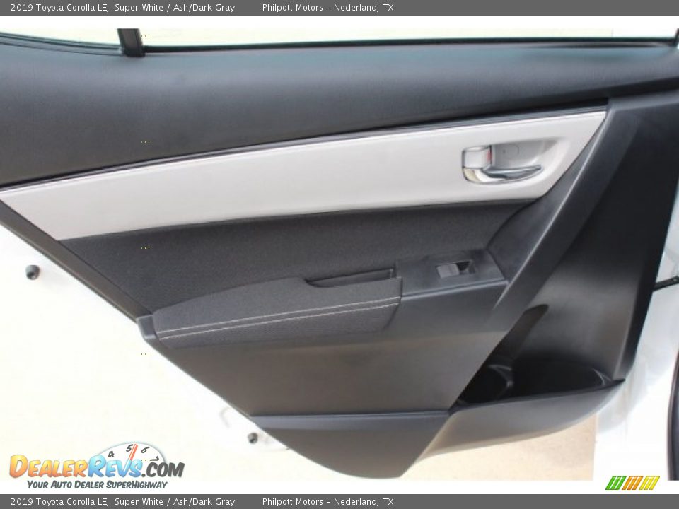 2019 Toyota Corolla LE Super White / Ash/Dark Gray Photo #21