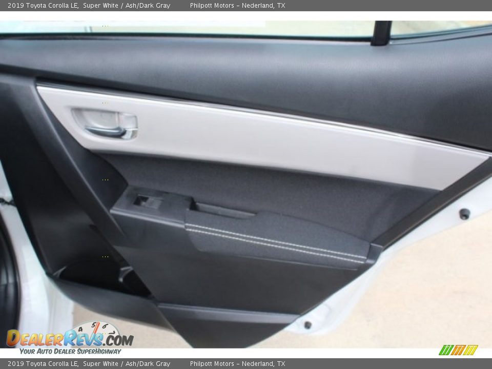 2019 Toyota Corolla LE Super White / Ash/Dark Gray Photo #26