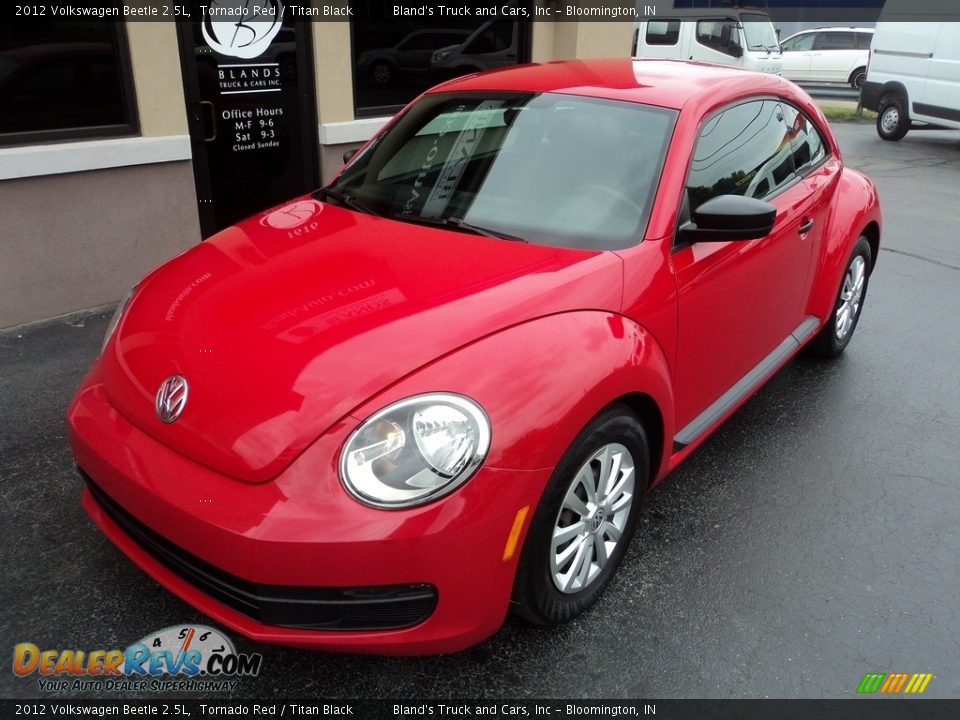 2012 Volkswagen Beetle 2.5L Tornado Red / Titan Black Photo #2