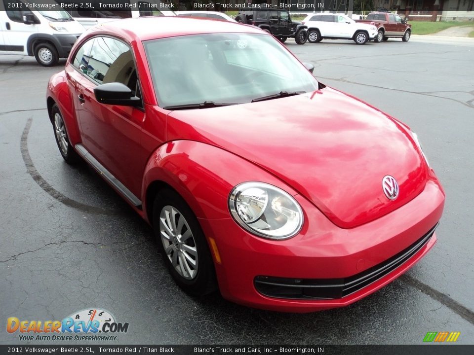 2012 Volkswagen Beetle 2.5L Tornado Red / Titan Black Photo #5