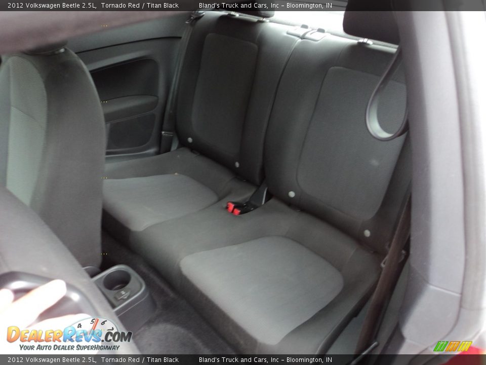 2012 Volkswagen Beetle 2.5L Tornado Red / Titan Black Photo #8