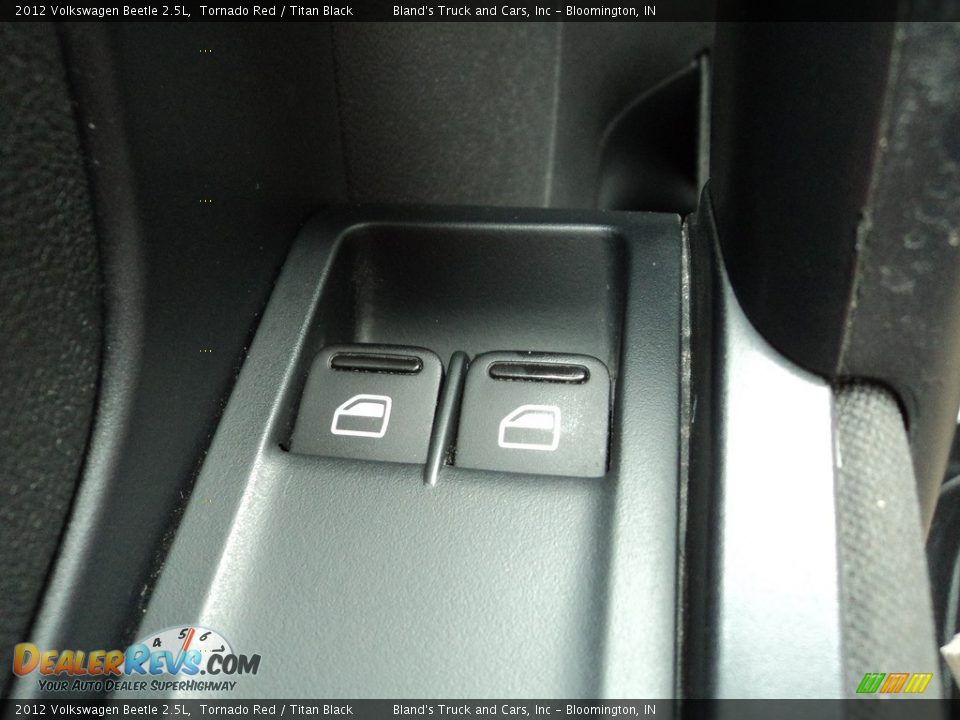 2012 Volkswagen Beetle 2.5L Tornado Red / Titan Black Photo #9