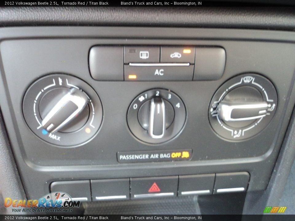 2012 Volkswagen Beetle 2.5L Tornado Red / Titan Black Photo #15