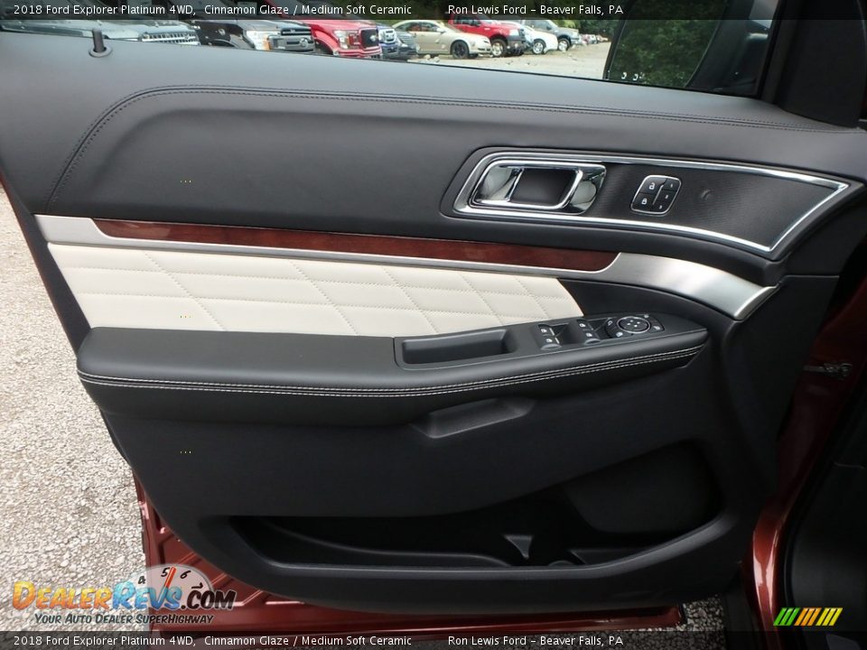 Door Panel of 2018 Ford Explorer Platinum 4WD Photo #14