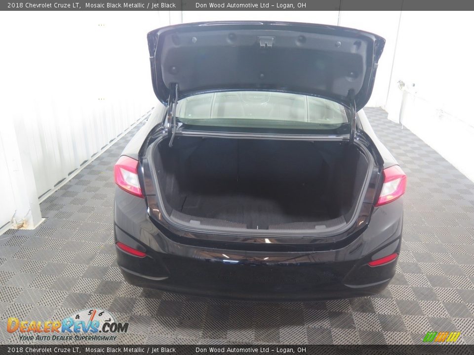 2018 Chevrolet Cruze LT Mosaic Black Metallic / Jet Black Photo #27