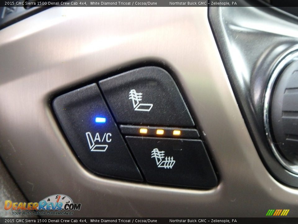 2015 GMC Sierra 1500 Denali Crew Cab 4x4 White Diamond Tricoat / Cocoa/Dune Photo #25