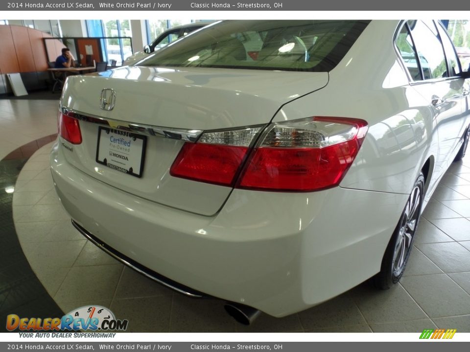 2014 Honda Accord LX Sedan White Orchid Pearl / Ivory Photo #10