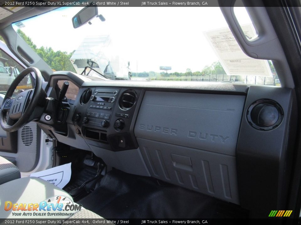 2012 Ford F250 Super Duty XL SuperCab 4x4 Oxford White / Steel Photo #31