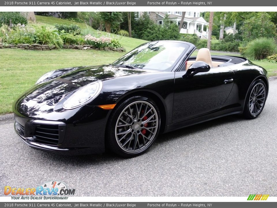Front 3/4 View of 2018 Porsche 911 Carrera 4S Cabriolet Photo #1