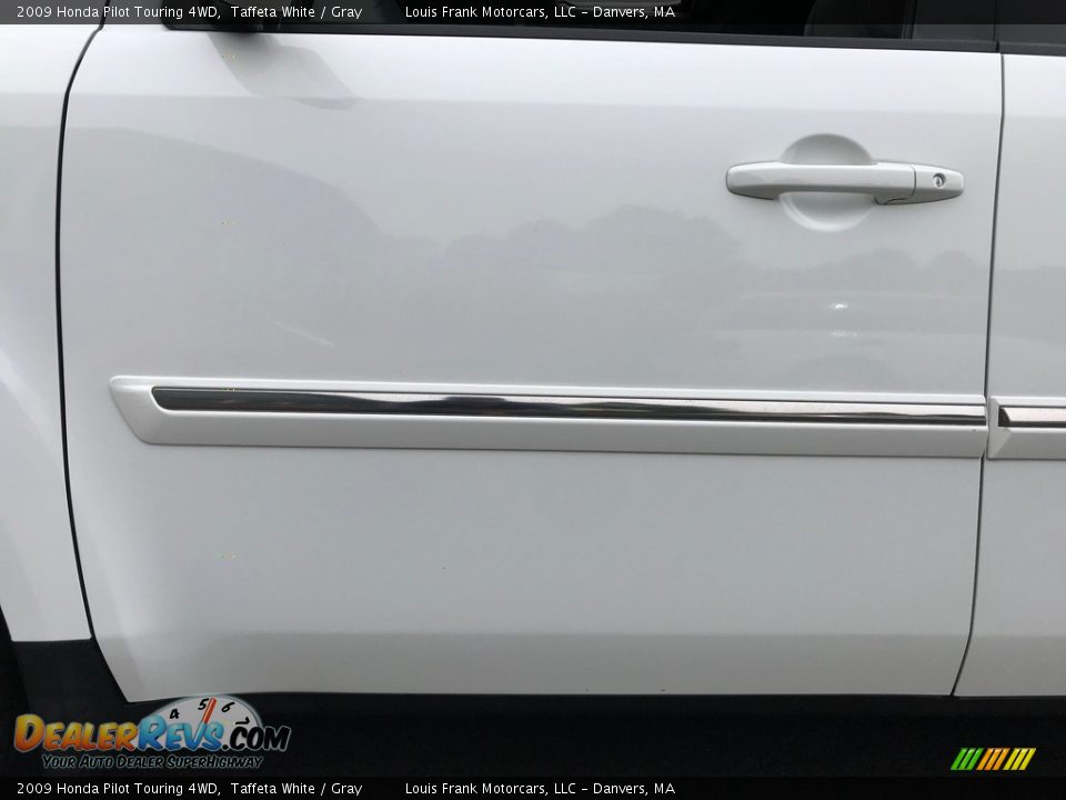 2009 Honda Pilot Touring 4WD Taffeta White / Gray Photo #32