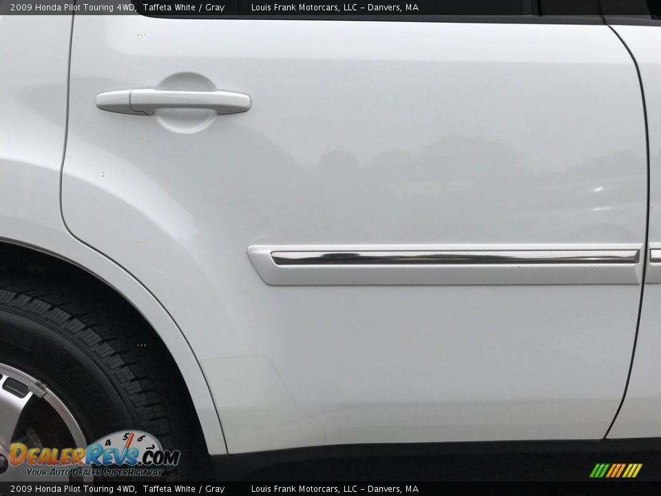 2009 Honda Pilot Touring 4WD Taffeta White / Gray Photo #35