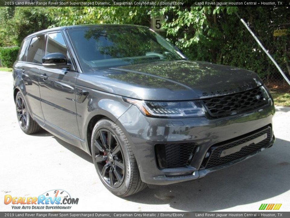 Front 3/4 View of 2019 Land Rover Range Rover Sport Supercharged Dynamic Photo #2