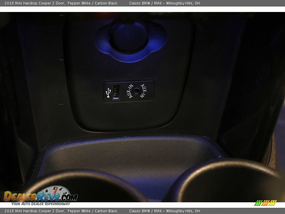 2016 Mini Hardtop Cooper 2 Door Pepper White / Carbon Black Photo #14