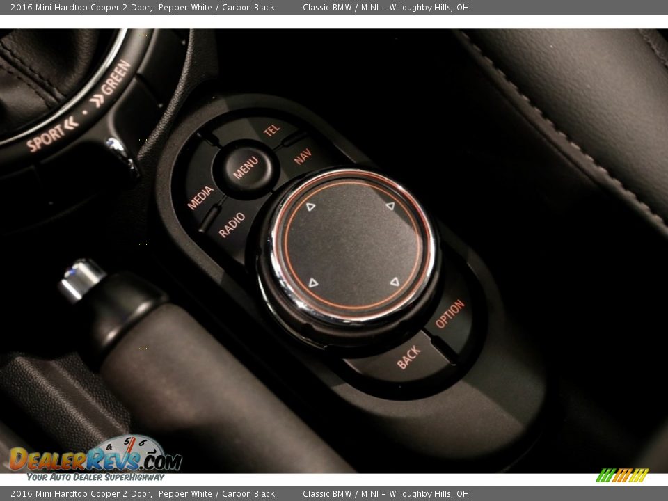 2016 Mini Hardtop Cooper 2 Door Pepper White / Carbon Black Photo #16