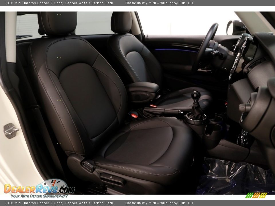 2016 Mini Hardtop Cooper 2 Door Pepper White / Carbon Black Photo #17