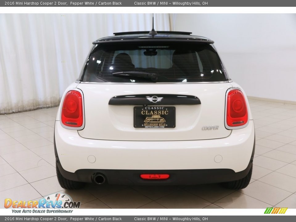2016 Mini Hardtop Cooper 2 Door Pepper White / Carbon Black Photo #20