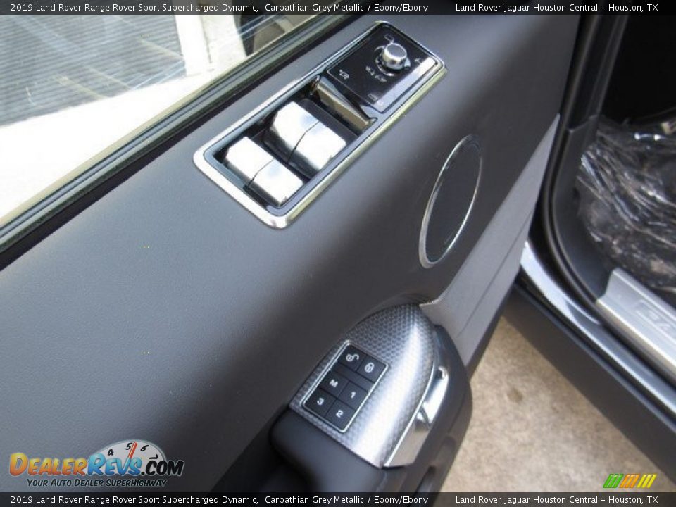 Controls of 2019 Land Rover Range Rover Sport Supercharged Dynamic Photo #25