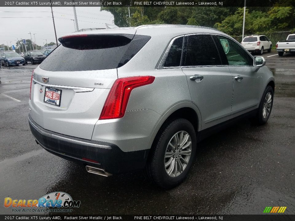 2017 Cadillac XT5 Luxury AWD Radiant Silver Metallic / Jet Black Photo #7