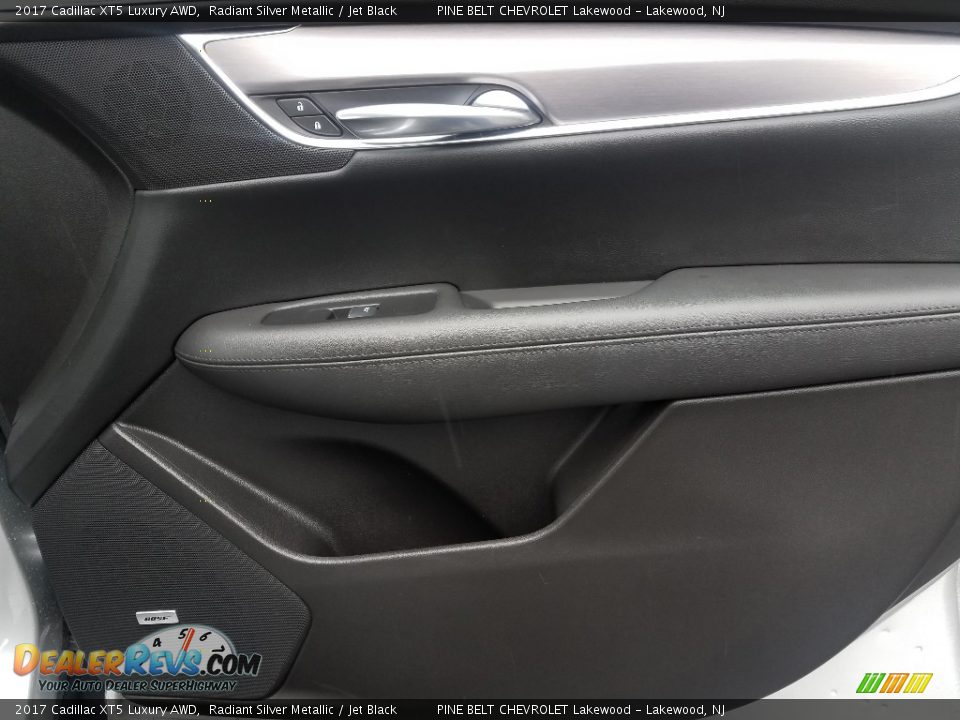 2017 Cadillac XT5 Luxury AWD Radiant Silver Metallic / Jet Black Photo #10