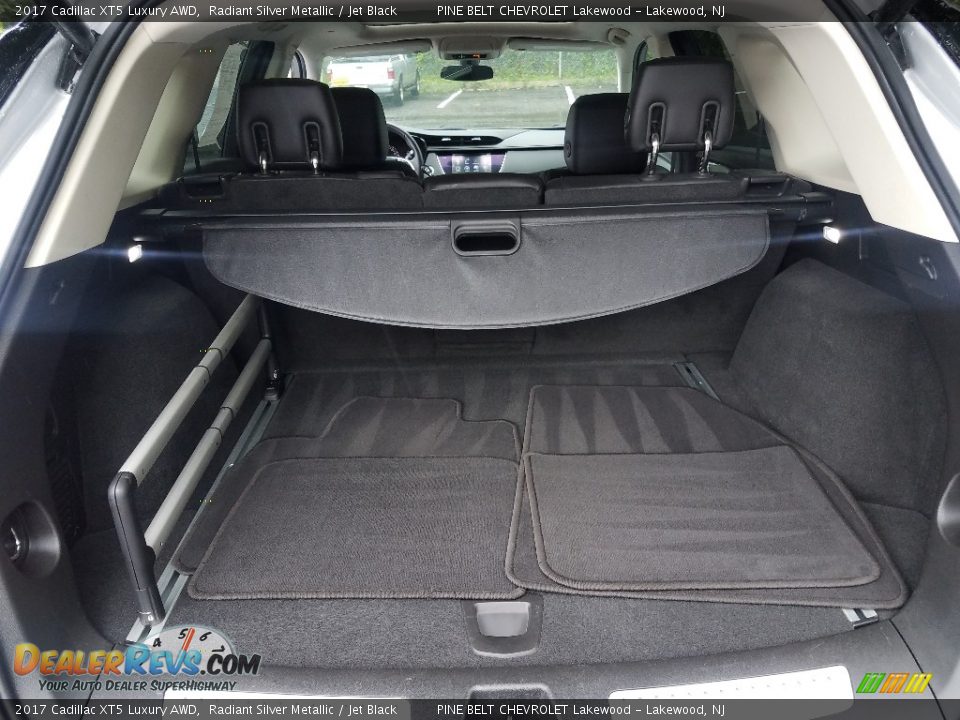 2017 Cadillac XT5 Luxury AWD Radiant Silver Metallic / Jet Black Photo #16