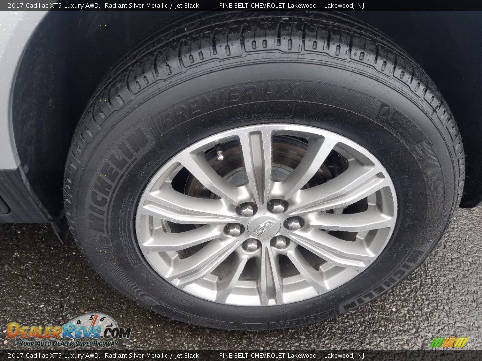 2017 Cadillac XT5 Luxury AWD Radiant Silver Metallic / Jet Black Photo #17