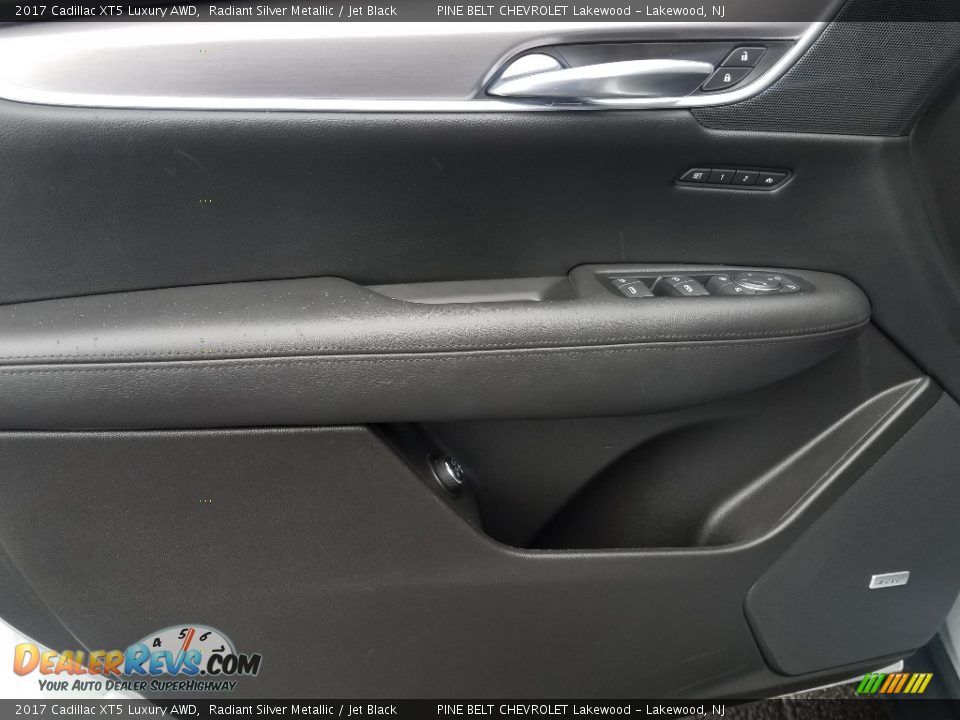 2017 Cadillac XT5 Luxury AWD Radiant Silver Metallic / Jet Black Photo #24