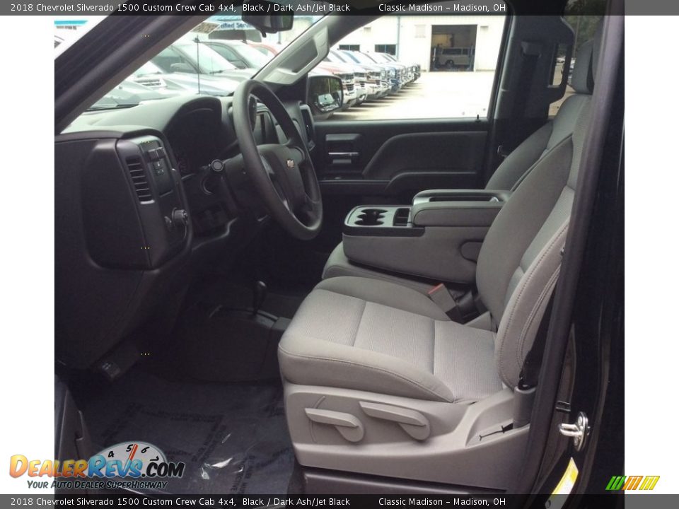 2018 Chevrolet Silverado 1500 Custom Crew Cab 4x4 Black / Dark Ash/Jet Black Photo #8