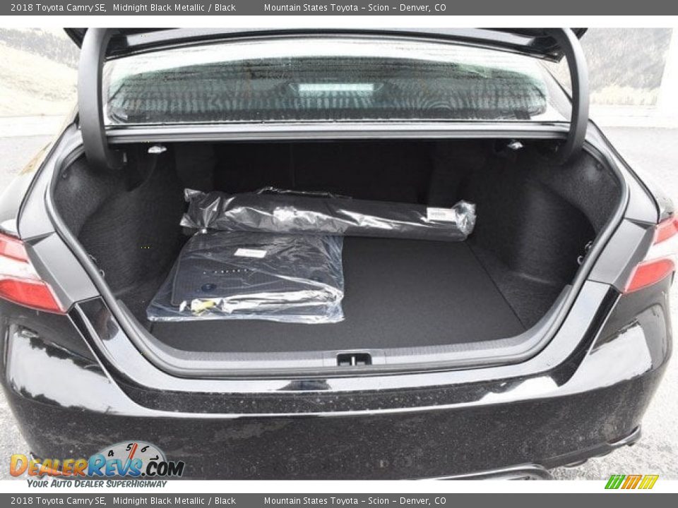 2018 Toyota Camry SE Midnight Black Metallic / Black Photo #30