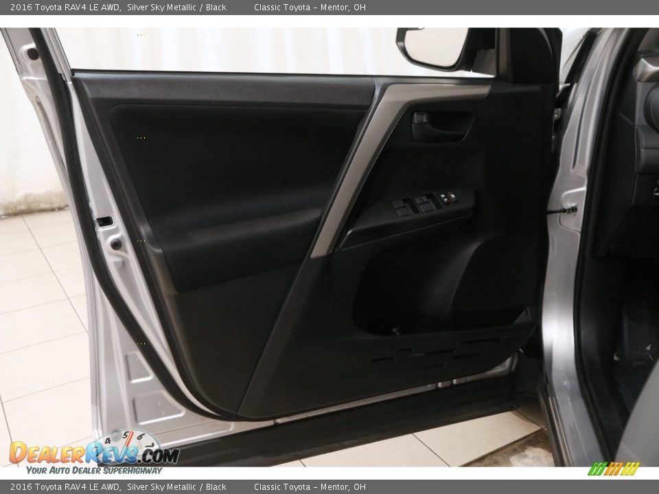 2016 Toyota RAV4 LE AWD Silver Sky Metallic / Black Photo #4