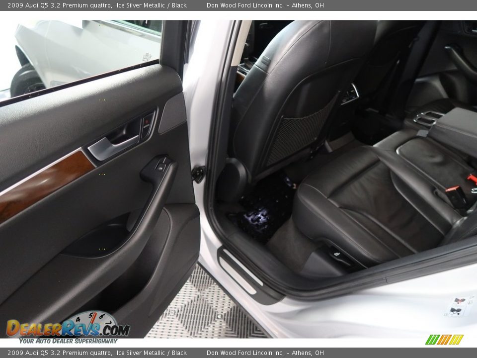 2009 Audi Q5 3.2 Premium quattro Ice Silver Metallic / Black Photo #33