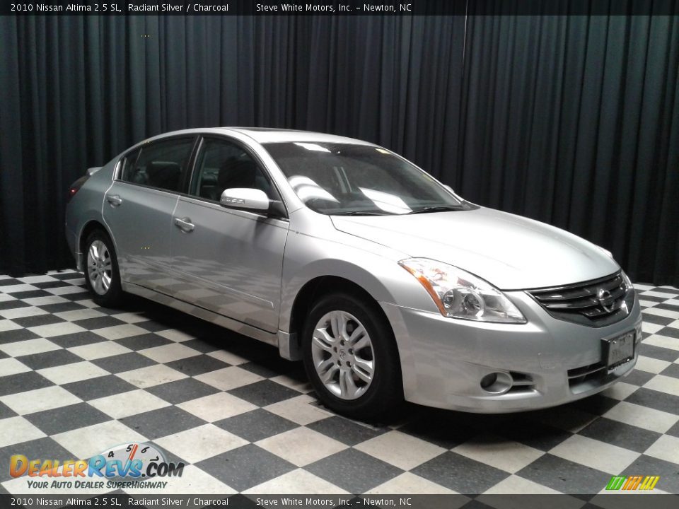 2010 Nissan Altima 2.5 SL Radiant Silver / Charcoal Photo #4