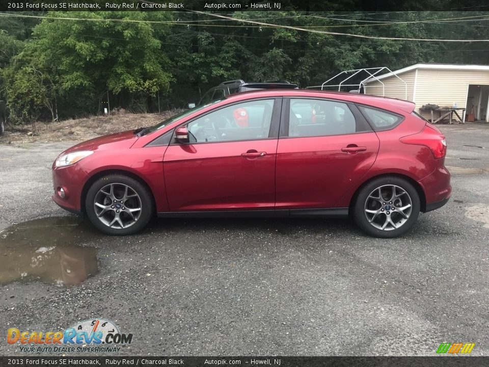2013 Ford Focus SE Hatchback Ruby Red / Charcoal Black Photo #3