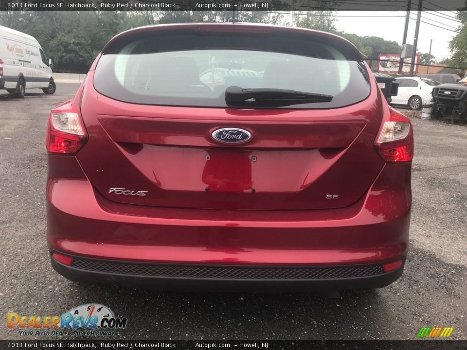 2013 Ford Focus SE Hatchback Ruby Red / Charcoal Black Photo #5