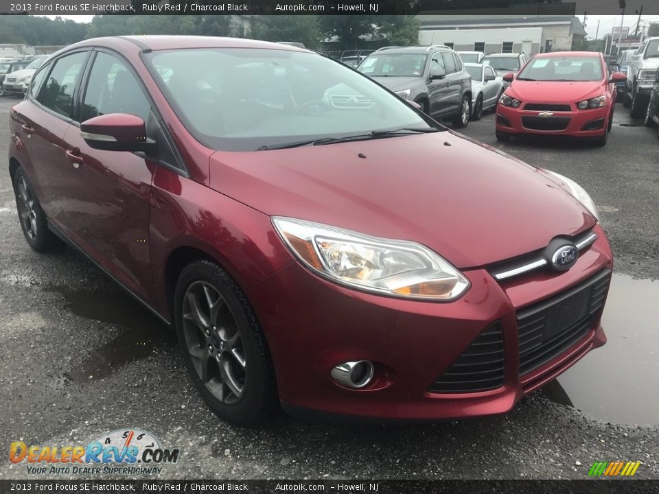 2013 Ford Focus SE Hatchback Ruby Red / Charcoal Black Photo #8