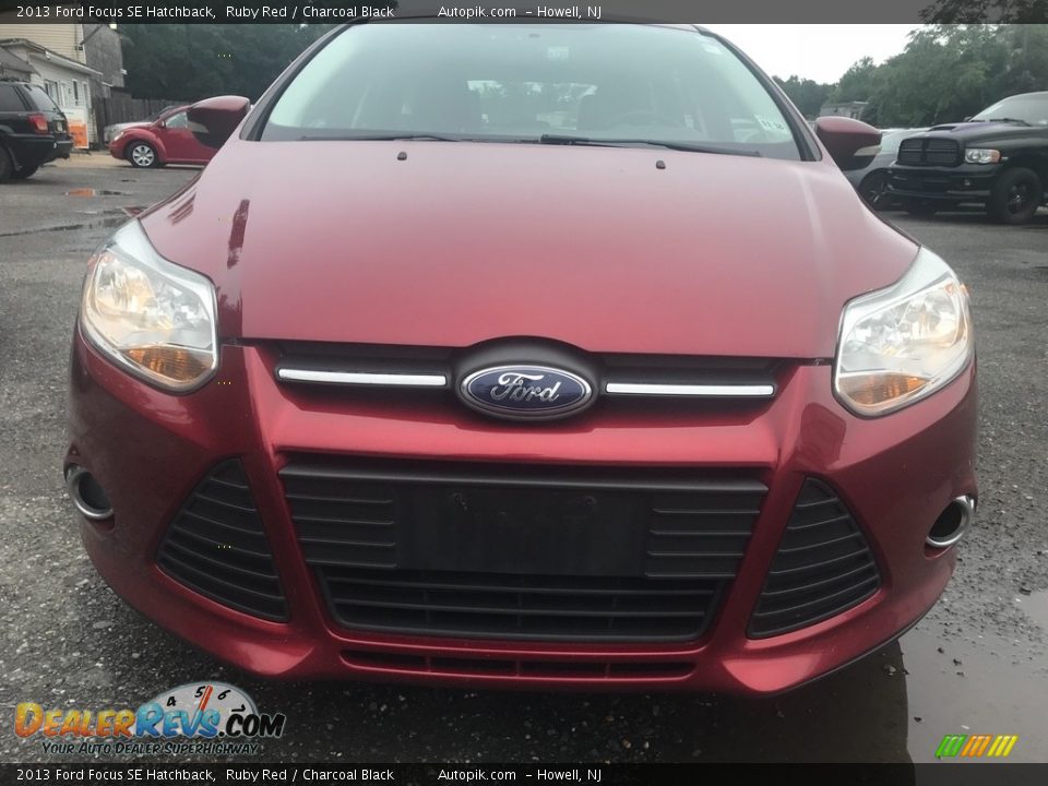 2013 Ford Focus SE Hatchback Ruby Red / Charcoal Black Photo #9