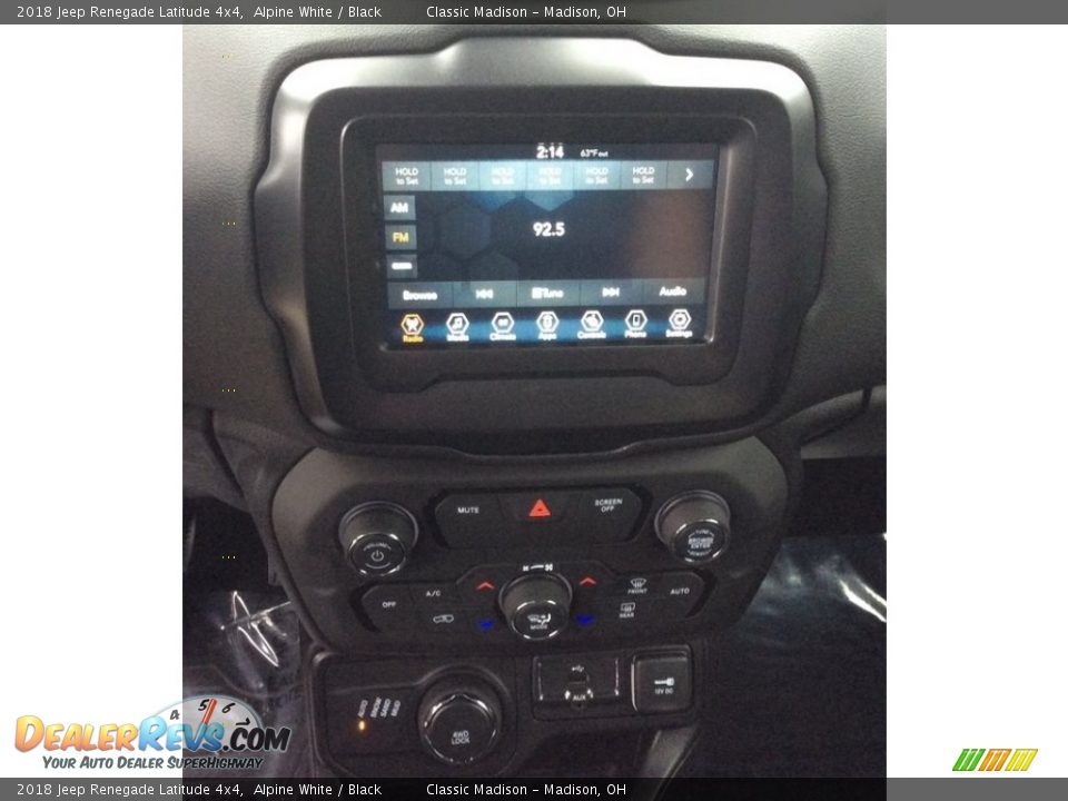 2018 Jeep Renegade Latitude 4x4 Alpine White / Black Photo #12