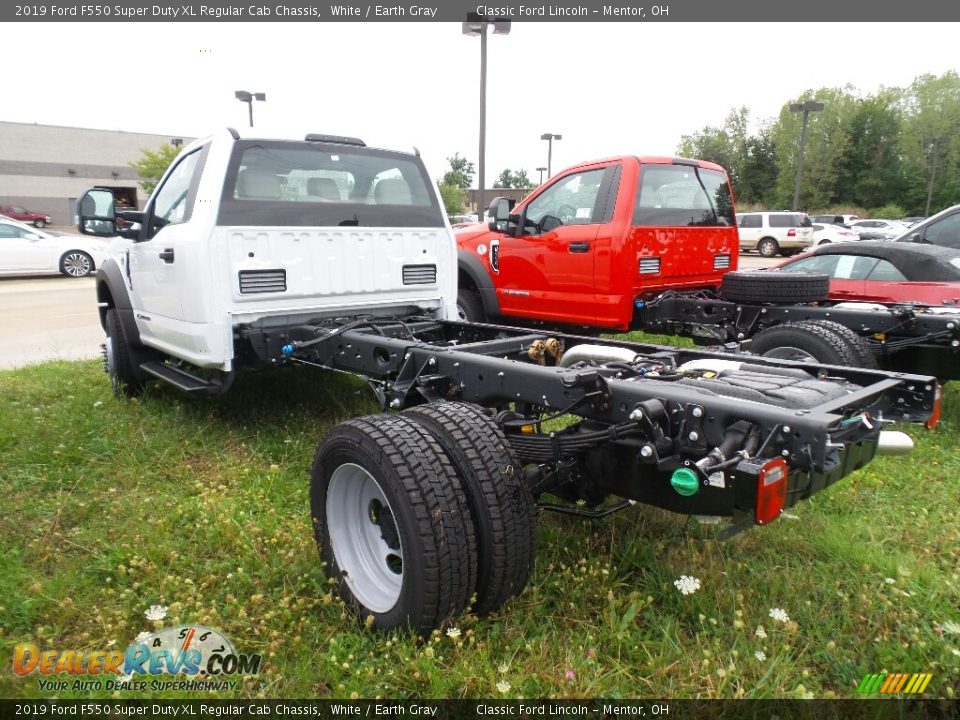 2019 Ford F550 Super Duty XL Regular Cab Chassis White / Earth Gray Photo #3