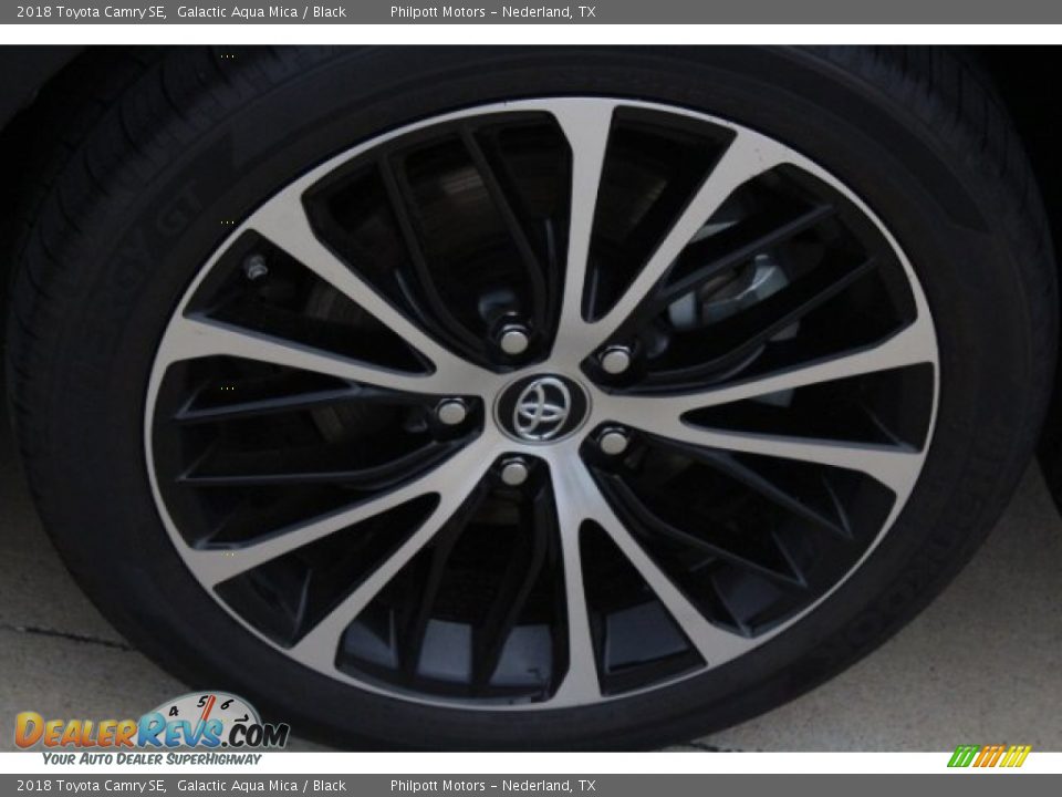 2018 Toyota Camry SE Galactic Aqua Mica / Black Photo #10