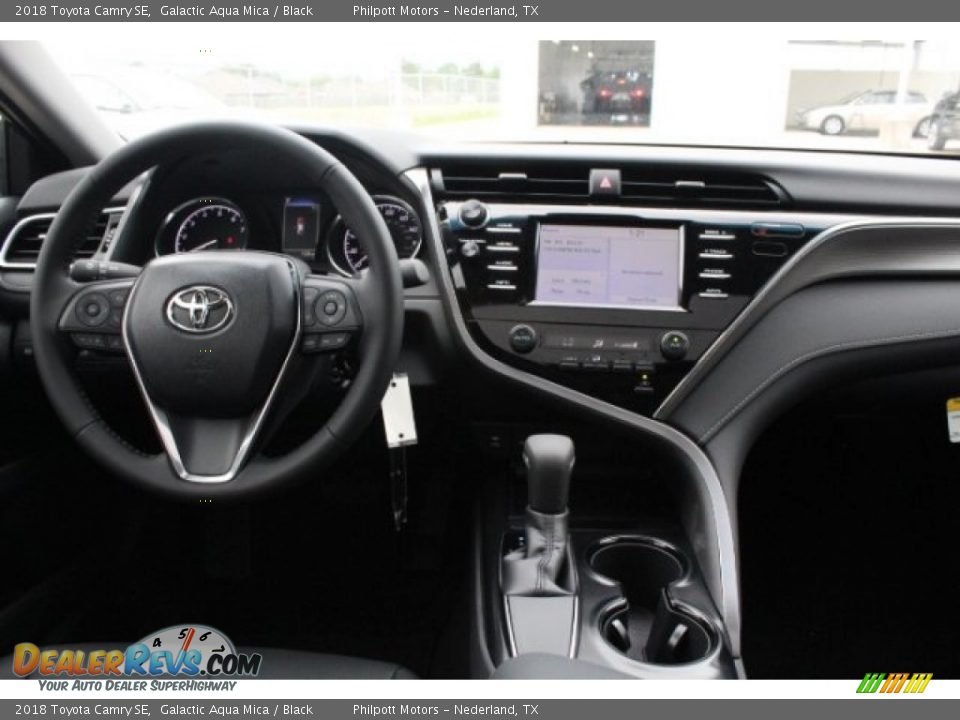 2018 Toyota Camry SE Galactic Aqua Mica / Black Photo #24