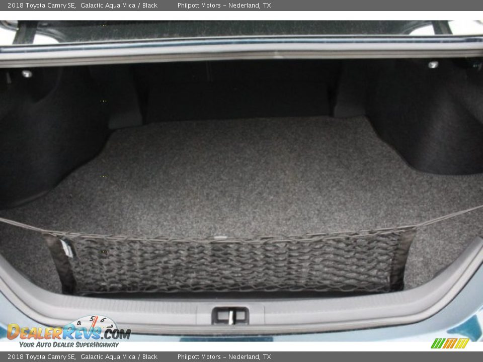 2018 Toyota Camry SE Galactic Aqua Mica / Black Photo #26