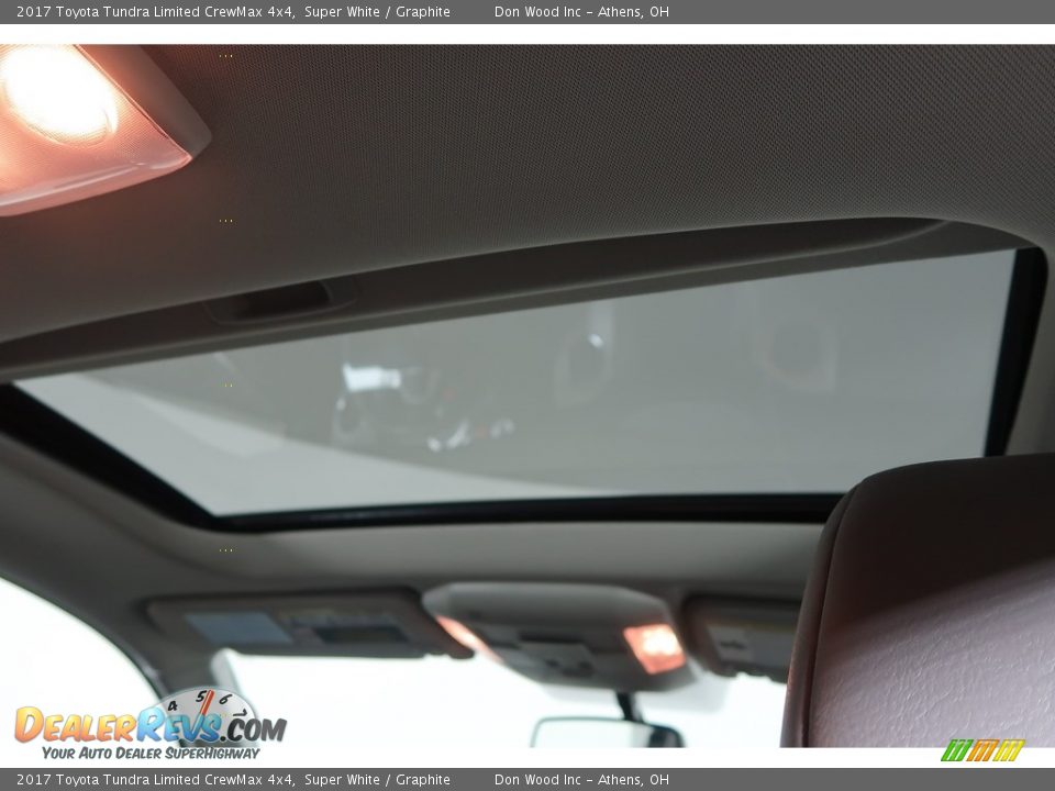 2017 Toyota Tundra Limited CrewMax 4x4 Super White / Graphite Photo #5