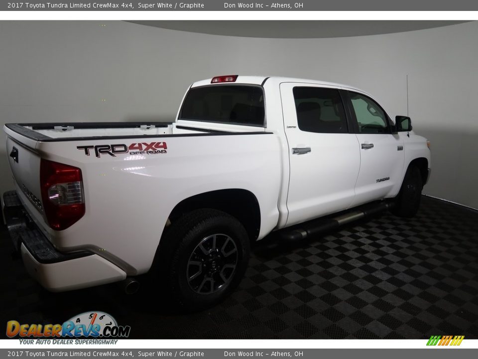 2017 Toyota Tundra Limited CrewMax 4x4 Super White / Graphite Photo #15
