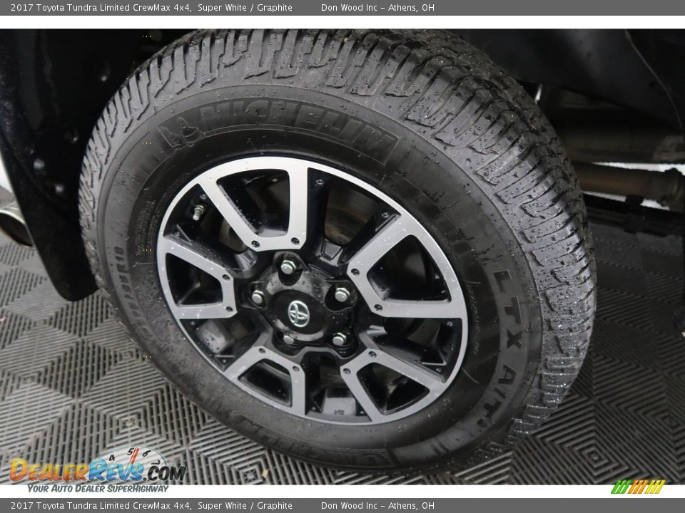 2017 Toyota Tundra Limited CrewMax 4x4 Super White / Graphite Photo #28
