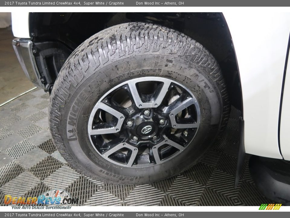 2017 Toyota Tundra Limited CrewMax 4x4 Super White / Graphite Photo #30