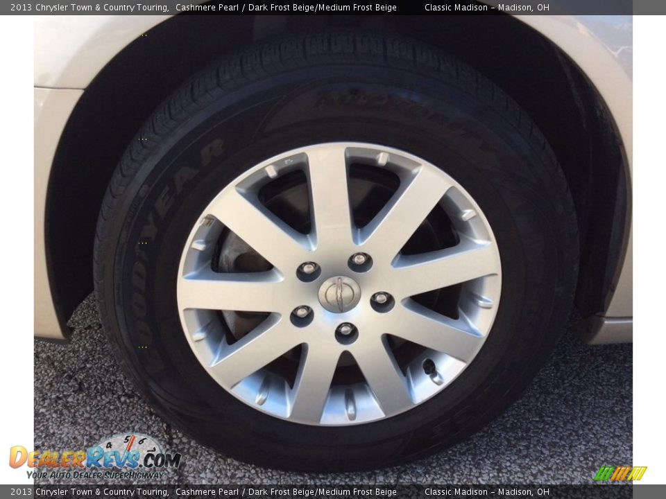 2013 Chrysler Town & Country Touring Cashmere Pearl / Dark Frost Beige/Medium Frost Beige Photo #11