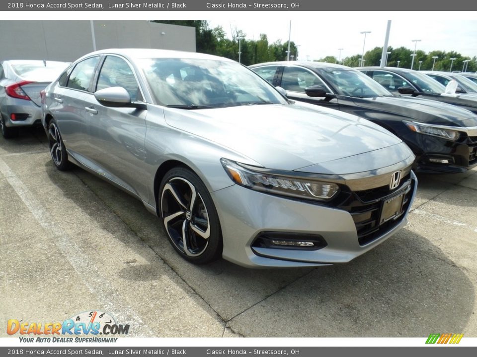 Front 3/4 View of 2018 Honda Accord Sport Sedan Photo #3