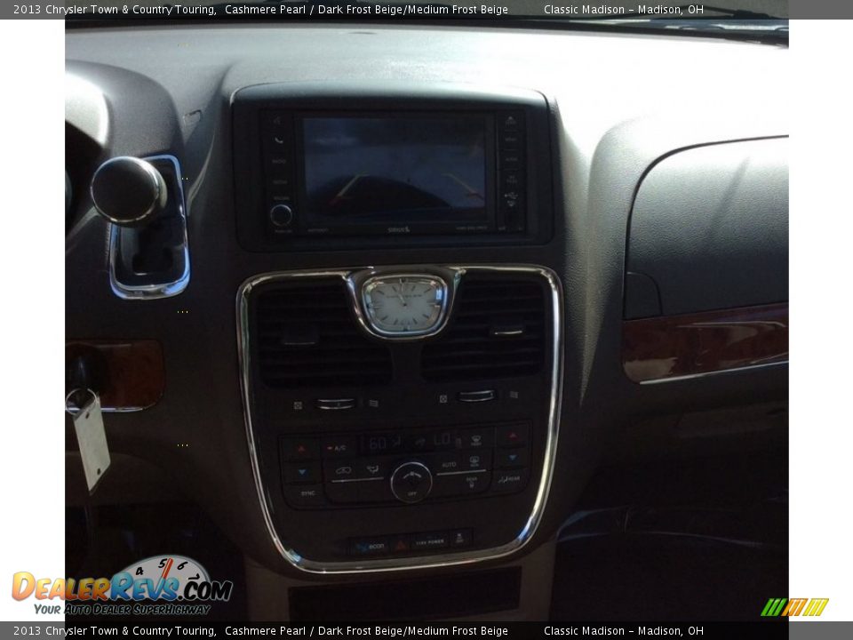 2013 Chrysler Town & Country Touring Cashmere Pearl / Dark Frost Beige/Medium Frost Beige Photo #18