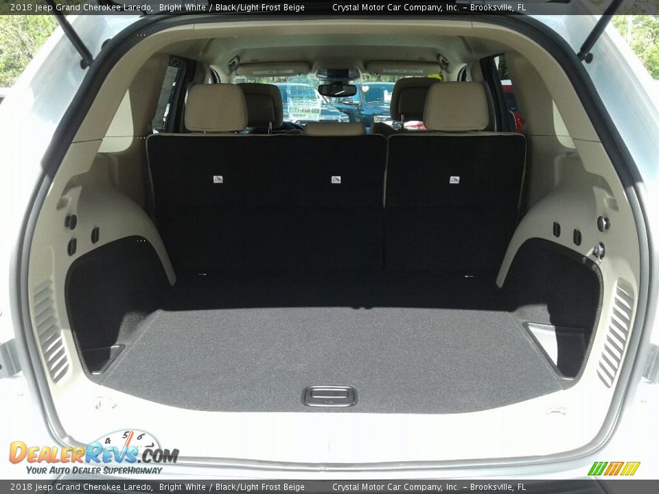 2018 Jeep Grand Cherokee Laredo Bright White / Black/Light Frost Beige Photo #19