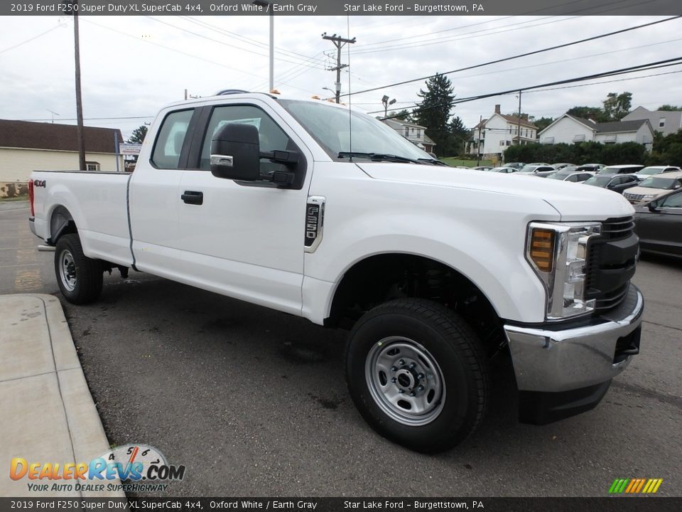 2019 Ford F250 Super Duty XL SuperCab 4x4 Oxford White / Earth Gray Photo #3
